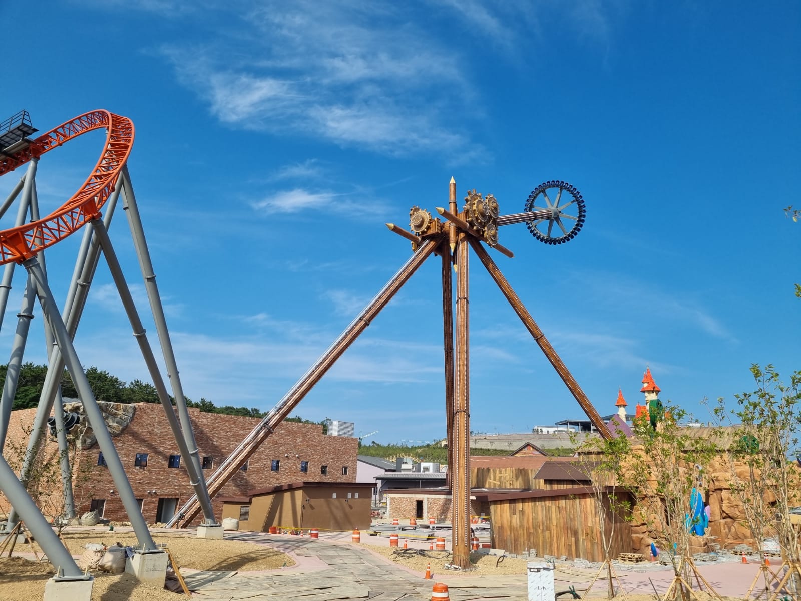 Giant Discovery - 27 meters