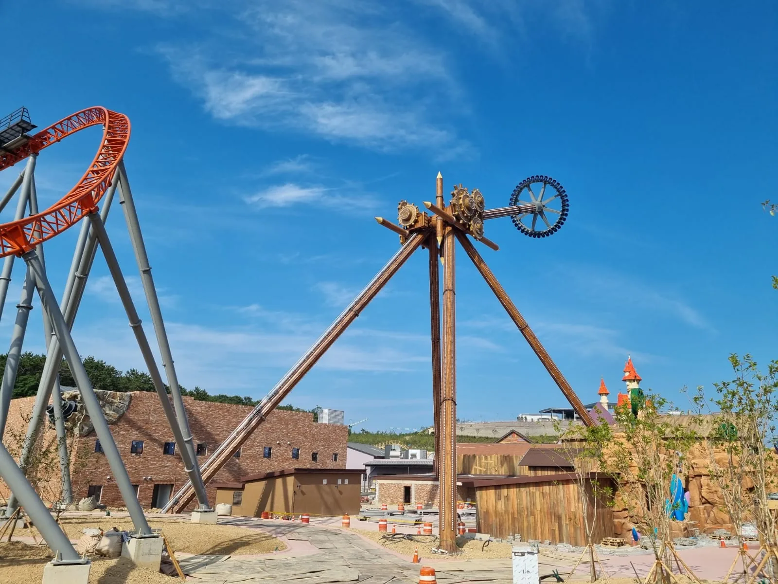 Giant Discovery - 27 meters